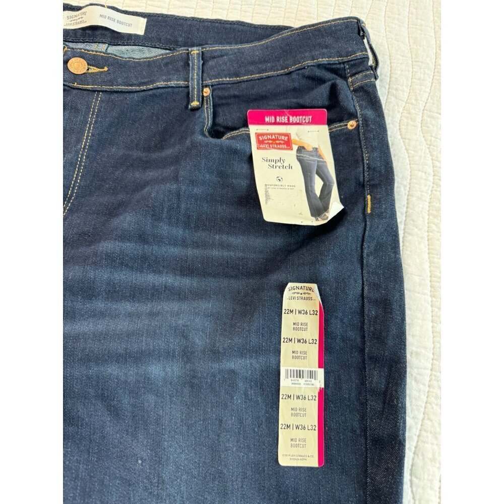 Levi’s Women's Signature Mid Rise BootCut Simply Stretch Jeans SZ 22M NEW Wester